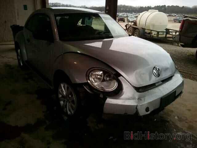 Photo 3VWFP7AT3DM654322 - VOLKSWAGEN BEETLE 2013