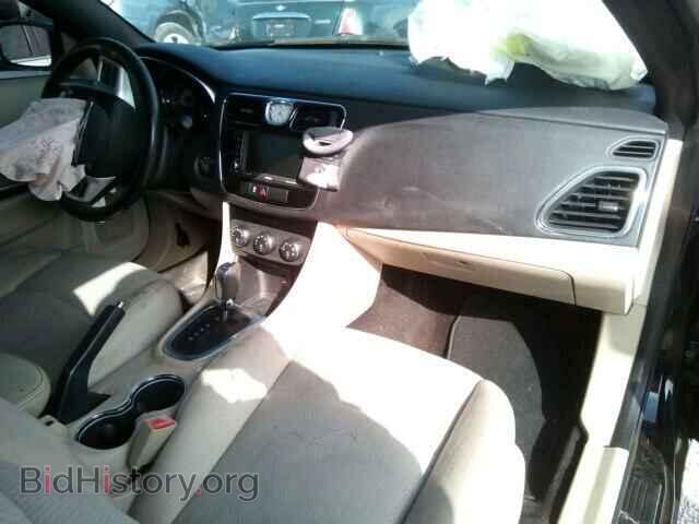 2011 CHRYSLER 200 - VIN: 1C3BC2EGXBN620432 - Фото 9
