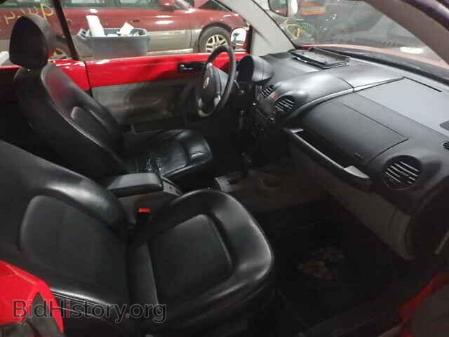 2004 VOLKSWAGEN BEETLE - VIN: 3VWCM31Y54M330711 - Фото 5