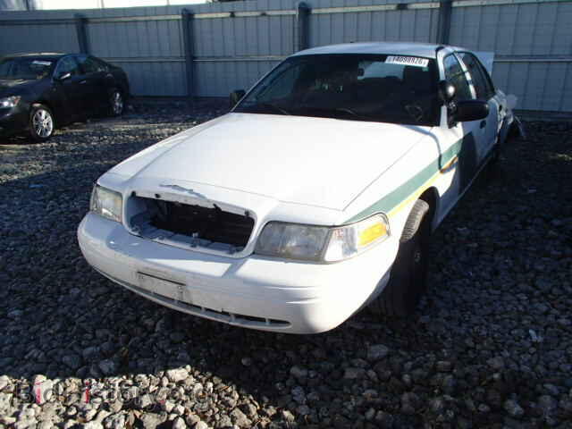2011 FORD CROWN VIC - VIN: 2FABP7BV3BX122061 - Фото 2