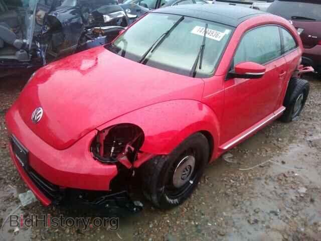 2013 VOLKSWAGEN BEETLE - VIN: 3VWJP7AT2DM637599 - Фото 2