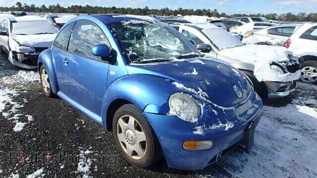 Photo 3VWCD21C9YM435126 - VOLKSWAGEN BEETLE 2000