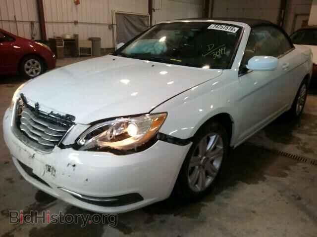 2013 CHRYSLER 200 - VIN: 1C3BCBEB1DN653049 - Фото 2