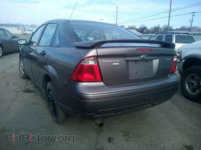 2005 FORD FOCUS - VIN: 1FAFP34N75W158620 - Photo 3