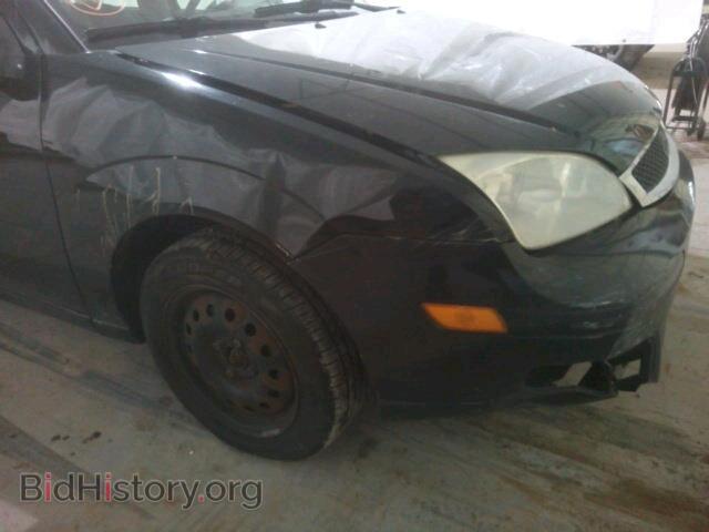 2005 FORD FOCUS - VIN: 3FAFP37NX5R123763 - Photo 9
