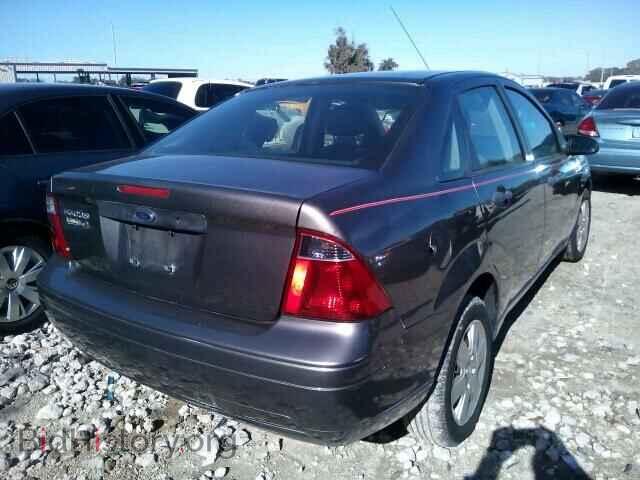 2007 FORD FOCUS - VIN: 1FAFP34N17W347783 - Photo 4