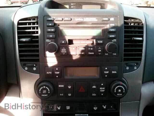 2007 HYUNDAI ENTOURAGE - VIN: KNDMC233676024014 - Фото 9