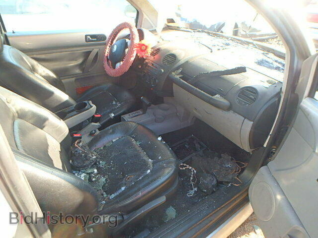 2000 VOLKSWAGEN BEETLE - VIN: 3VWCC21C2YM423337 - Фото 5