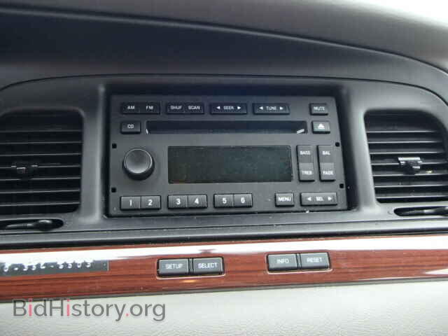 2011 FORD CROWN VIC - VIN: 2FABP7EV6BX171069 - Фото 9