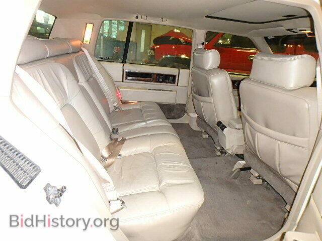 1992 CADILLAC DEVILLE - VIN: 1G6CD53B5N4250557 - Photo 6