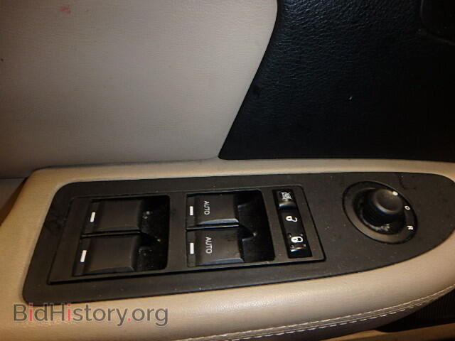 2012 CHRYSLER 200 - VIN: 1C3CCBCGXCN279347 - Фото 9