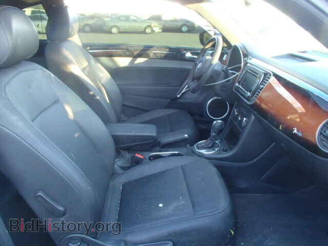 2013 VOLKSWAGEN BEETLE - VIN: 3VWJP7AT1DM657908 - Фото 5