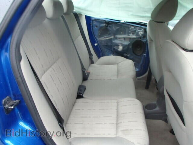 2011 FORD FOCUS - VIN: 1FAHP3FN9BW124101 - Photo 6