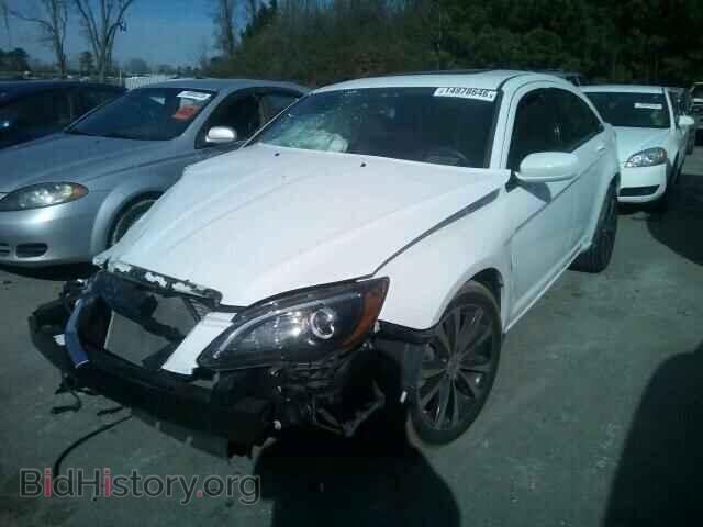 2013 CHRYSLER 200 - VIN: 1C3CCBBBXDN539432 - Фото 2