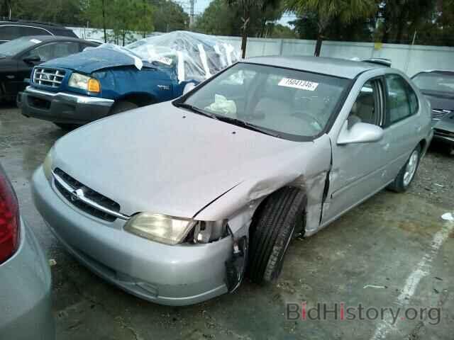Report 1N4DL01DXWC220589 NISSAN ALTIMA 1998 SILVER GAS - price and 