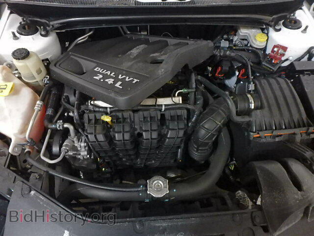 2011 CHRYSLER 200 - VIN: 1C3BC4FB8BN563985 - Фото 2