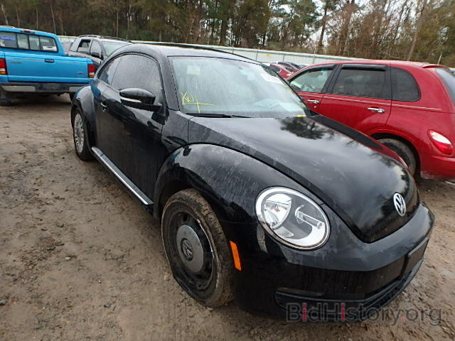 Photo 3VWJP7AT8EM601174 - VOLKSWAGEN BEETLE 2014