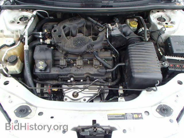 2005 CHRYSLER SEBRING - VIN: 1C3EL55R35N602438 - Фото 7