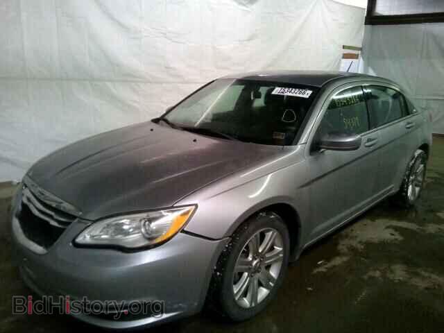 2013 CHRYSLER 200 - VIN: 1C3CCBAB3DN765250 - Фото 2