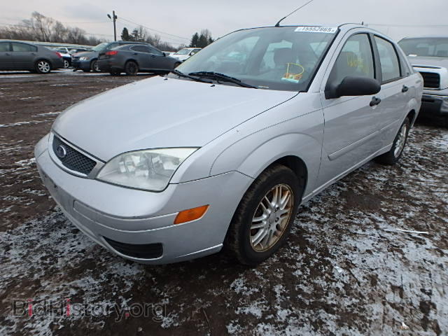 2005 FORD FOCUS - VIN: 1FAFP34N55W101607 - Photo 2