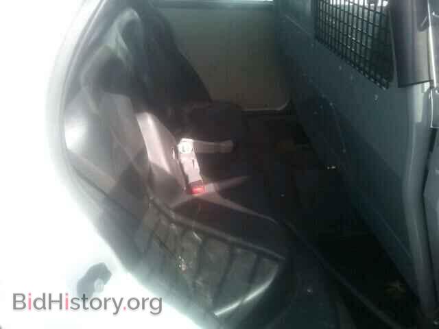 2011 FORD CROWN VIC - VIN: 2FABP7BV1BX105937 - Фото 6