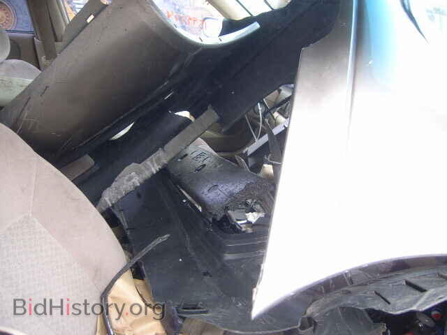 2000 MAZDA 626 - VIN: 1YVGF22C7Y5173443 - Фото 5