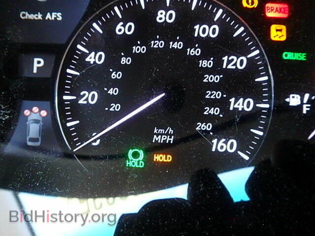 2011 LEXUS LS460 - VIN: JTHBL5EF2B5106089 - Photo 8