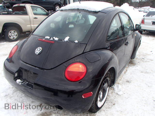 2000 VOLKSWAGEN BEETLE - VIN: 3VWBC21C1YM411983 - Фото 4