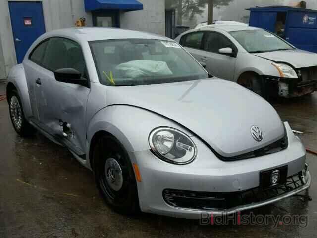 Photo 3VWF17AT4EM634339 - VOLKSWAGEN BEETLE 2014