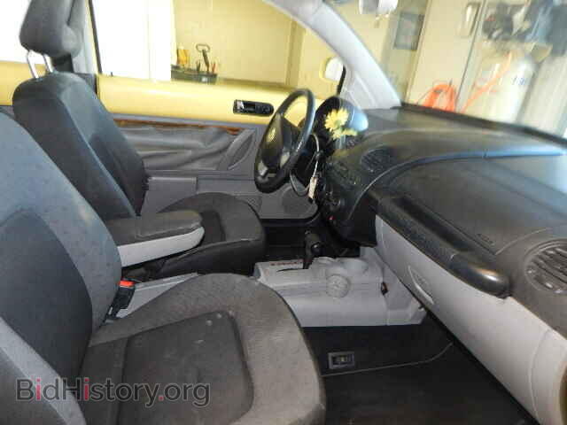 2000 VOLKSWAGEN BEETLE - VIN: 3VWCA21C3YM485898 - Фото 5