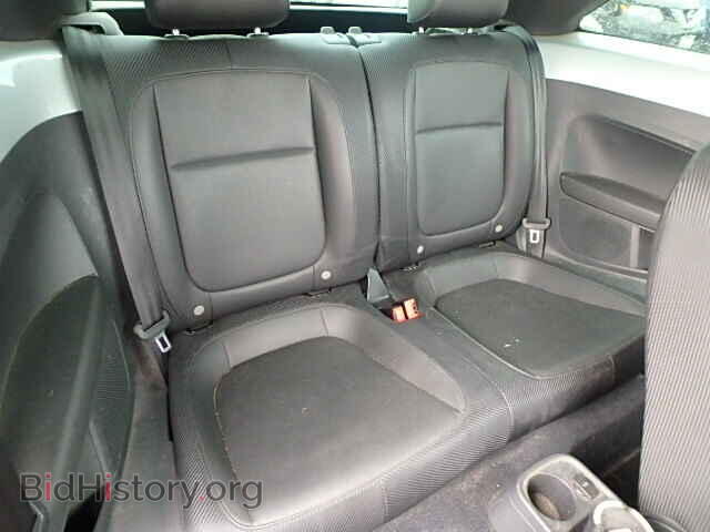 2012 VOLKSWAGEN BEETLE - VIN: 3VWJP7AT0CM637132 - Фото 6