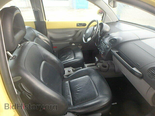 2000 VOLKSWAGEN BEETLE - VIN: 3VWCA21C2YM496729 - Фото 5