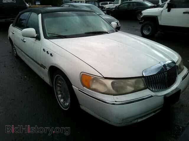 Photo 1LNHM83W1YY940497 - LINCOLN TOWNCAR 2000