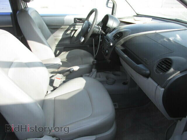 2000 VOLKSWAGEN BEETLE - VIN: 3VWCC21C1YM430974 - Фото 5