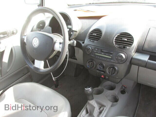 2000 VOLKSWAGEN BEETLE - VIN: 3VWCC21C1YM430974 - Фото 9