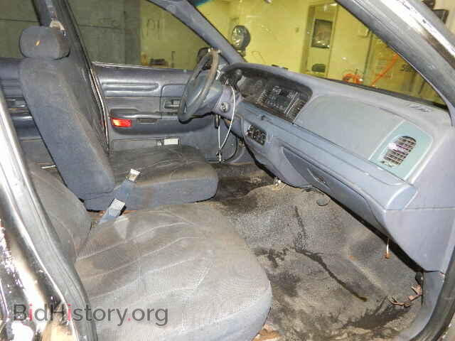 2000 FORD CROWN VIC - VIN: 2FAFP71W1YX175720 - Фото 5