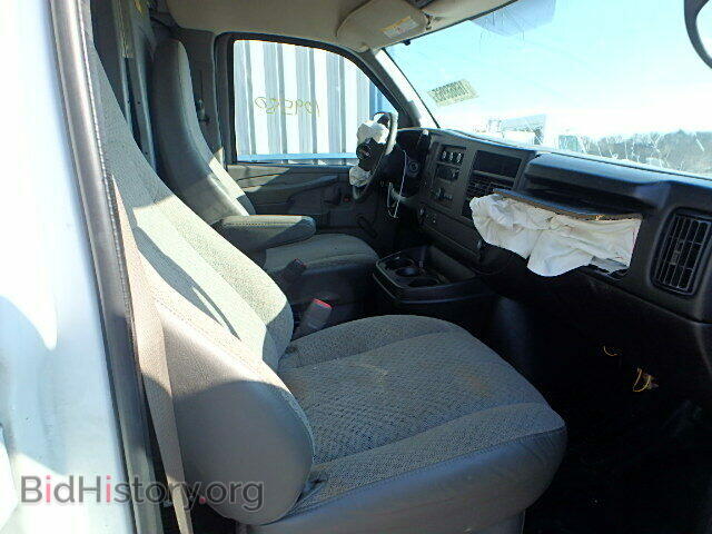 2011 GMC SAVANA - VIN: 1GTW7FCA2B1149570 - Фото 5