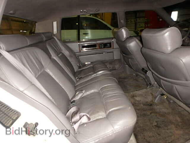 1992 CADILLAC DEVILLE - VIN: 1G6CD53B3N4257832 - Фото 6