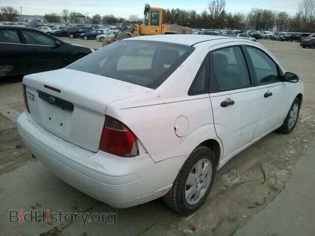 2007 FORD FOCUS - VIN: 1FAHP34N97W268452 - Photo 4