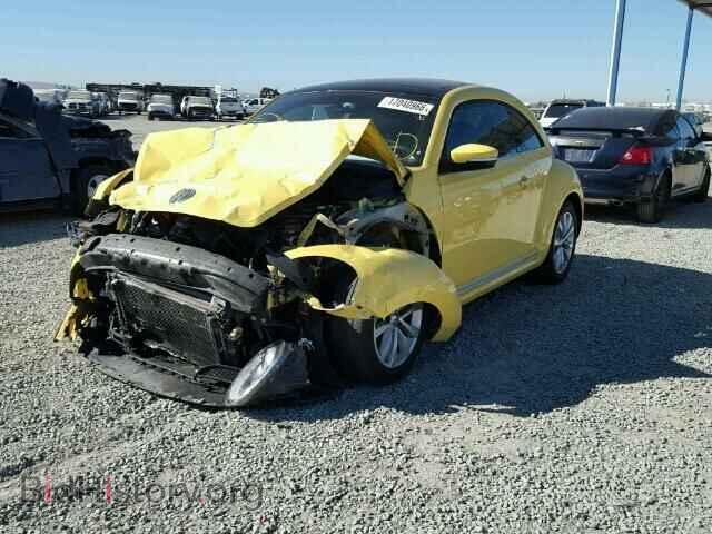 2013 VOLKSWAGEN BEETLE - VIN: 3VWJL7AT4DM624848 - Фото 2