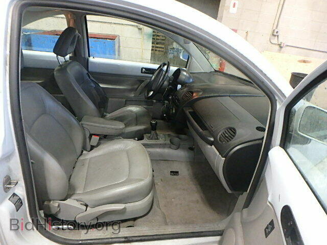 2000 VOLKSWAGEN BEETLE - VIN: 3VWCA21C1YM491733 - Фото 5