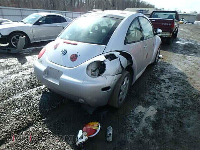 2000 VOLKSWAGEN BEETLE - VIN: 3VWCD21C0YM488782 - Фото 4