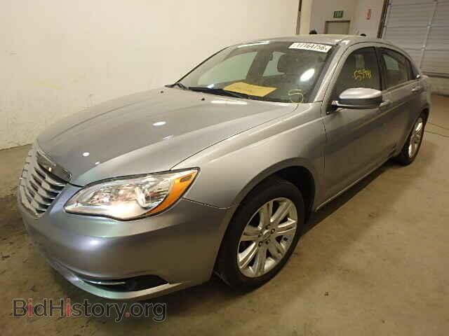 2013 CHRYSLER 200 - VIN: 1C3CCBAB8DN761209 - Фото 2