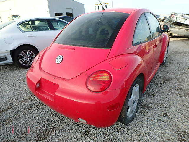 2000 VOLKSWAGEN BEETLE - VIN: 3VWCA21C4YM473596 - Фото 4