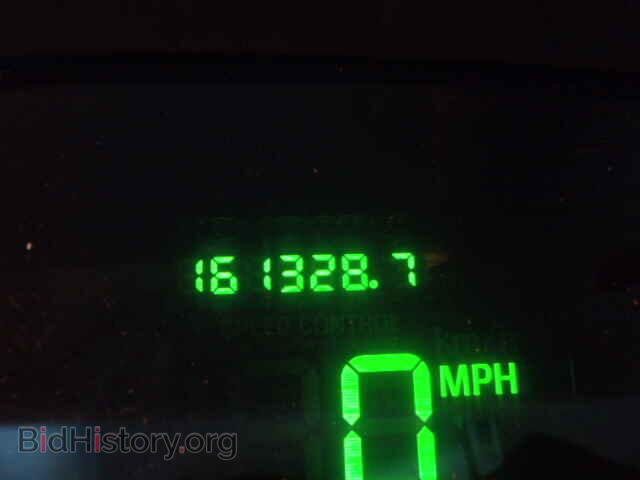 2000 FORD CROWN VIC - VIN: 2FAFP74W0YX211022 - Фото 8