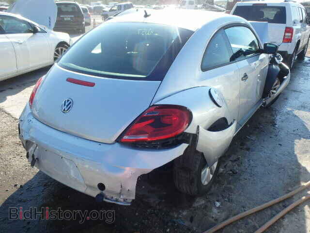 2013 VOLKSWAGEN BEETLE - VIN: 3VWFP7AT1DM618290 - Фото 4