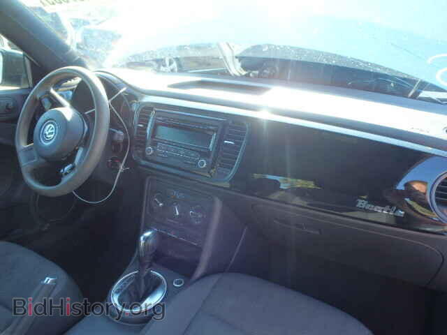 2013 VOLKSWAGEN BEETLE - VIN: 3VWFP7AT1DM618290 - Фото 5