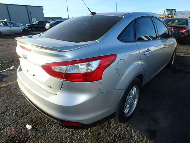 2012 FORD FOCUS - VIN: 1FAHP3F23CL251077 - Photo 4