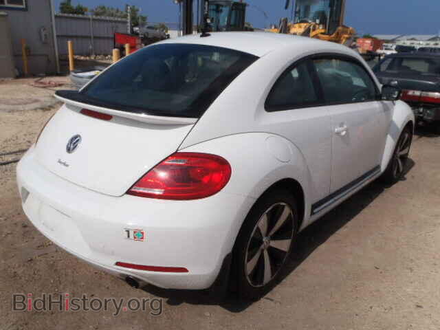 2013 VOLKSWAGEN BEETLE - VIN: 3VWVA7AT1DM620778 - Фото 4
