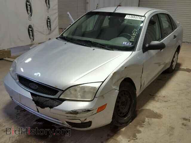 2005 FORD FOCUS - VIN: 1FAFP34N25W182002 - Photo 2